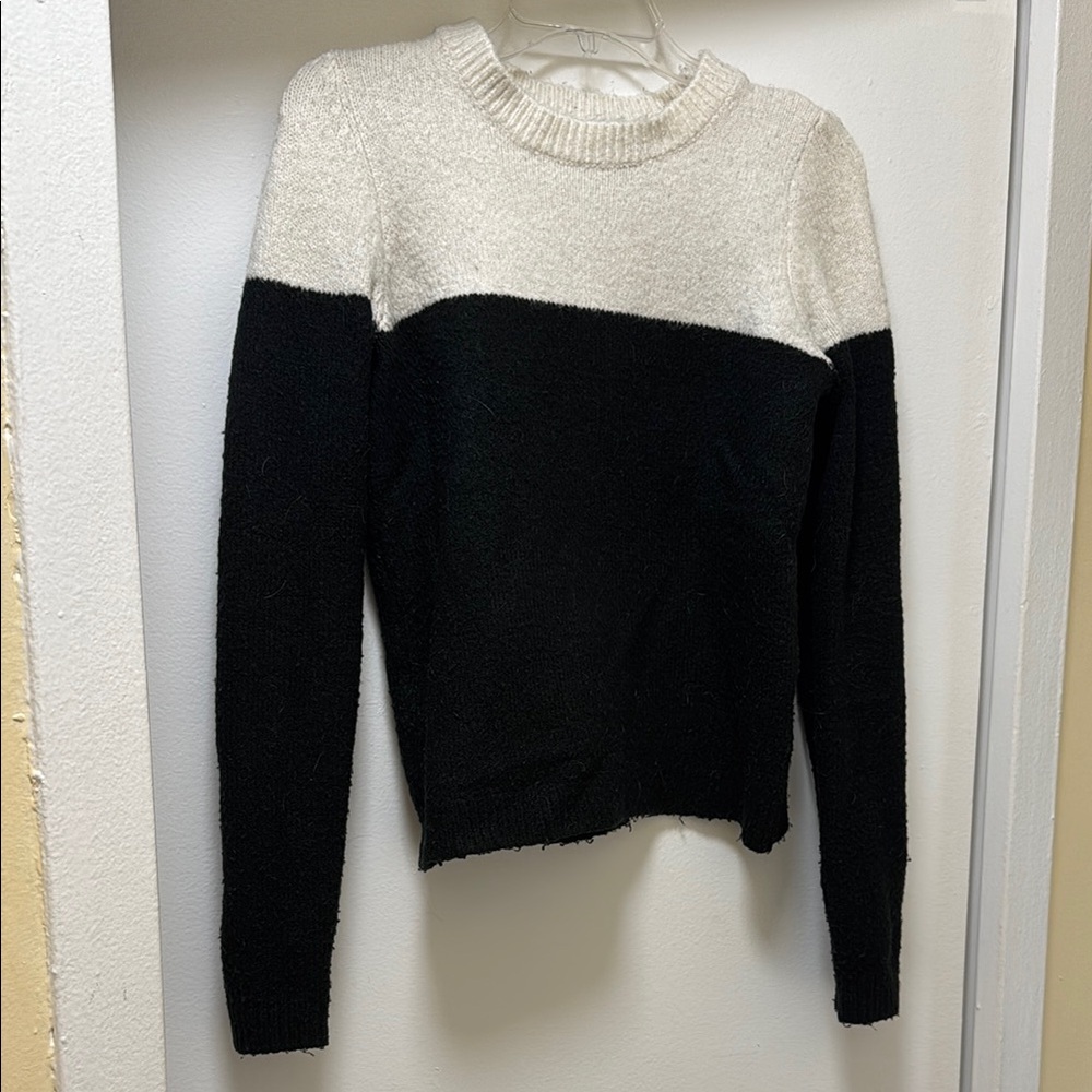 Forever 21 Black and White Crew Neck Sweater
